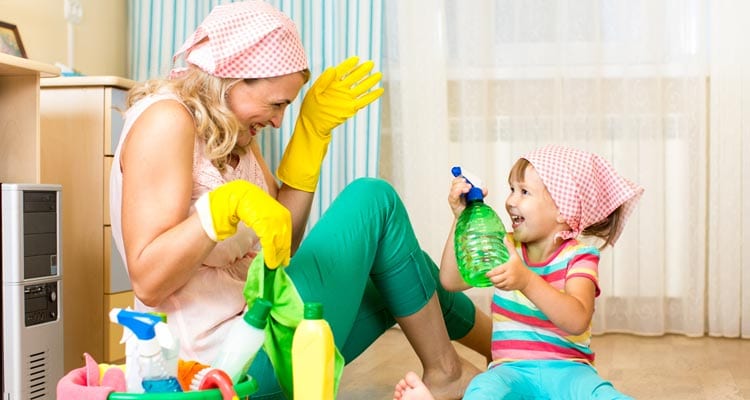Czy sprzątanie z dzieckiem może być przyjemne?