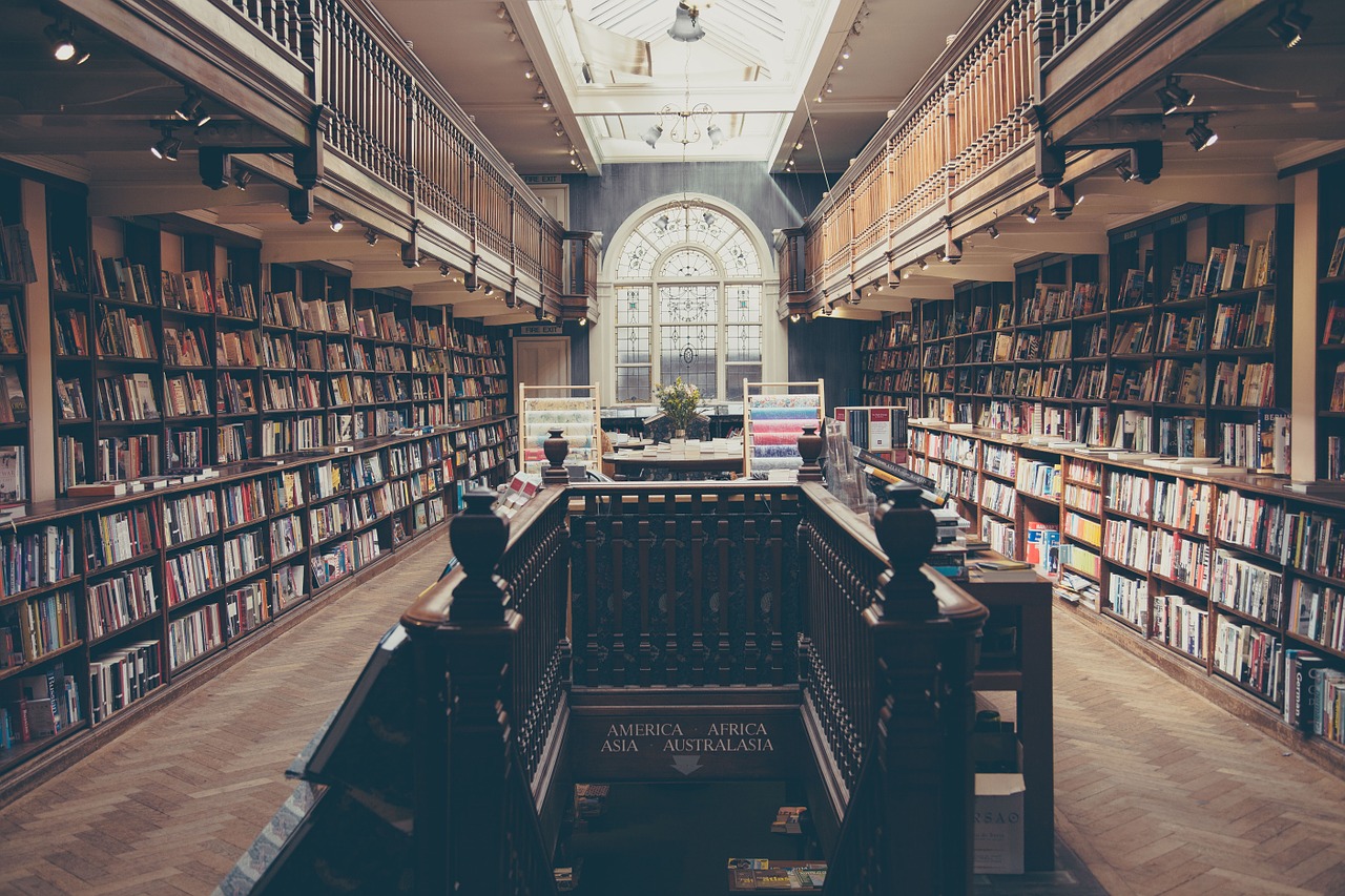 Dlaczego warto kupować książki w księgarniach internetowych?