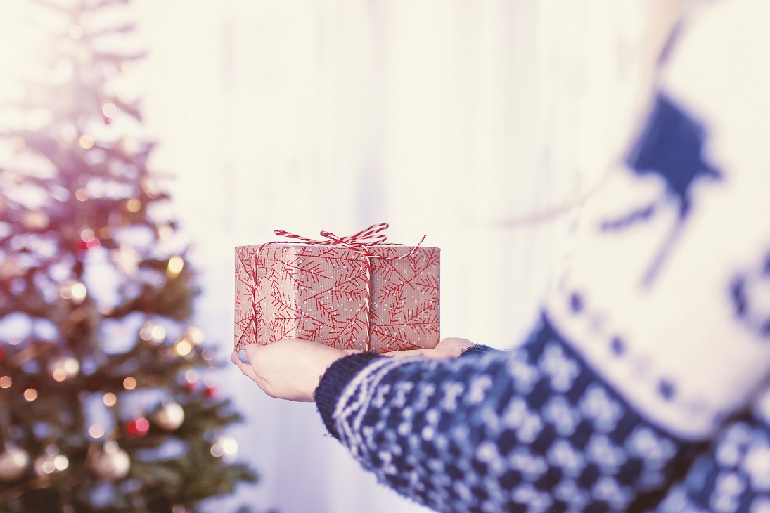 Prezent na Święta– jak sprawić by był wyjątkowy? Oryginalne prezenty na Boże Narodzenie!
