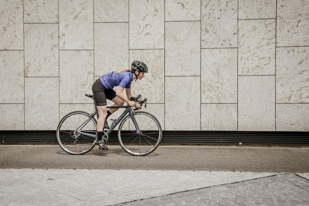 Spodnie rowerowe z wkładką – postaw na komfort i wygodę w trakcie jazdy