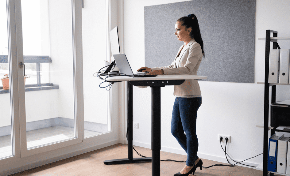 Biurko elektryczne – jak wpływa na komfort pracy?