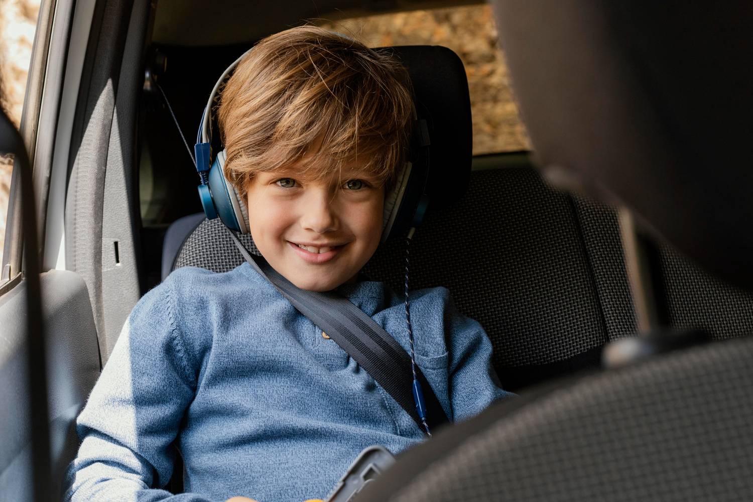 Jak skonstruowana jest podstawka samochodowa dla dziecka?