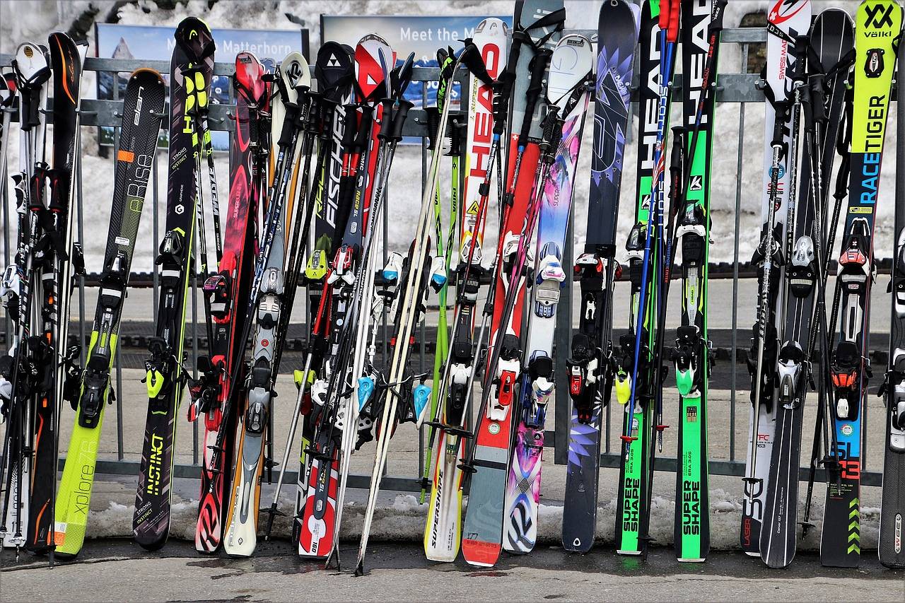 skis 3303653 1280 wp