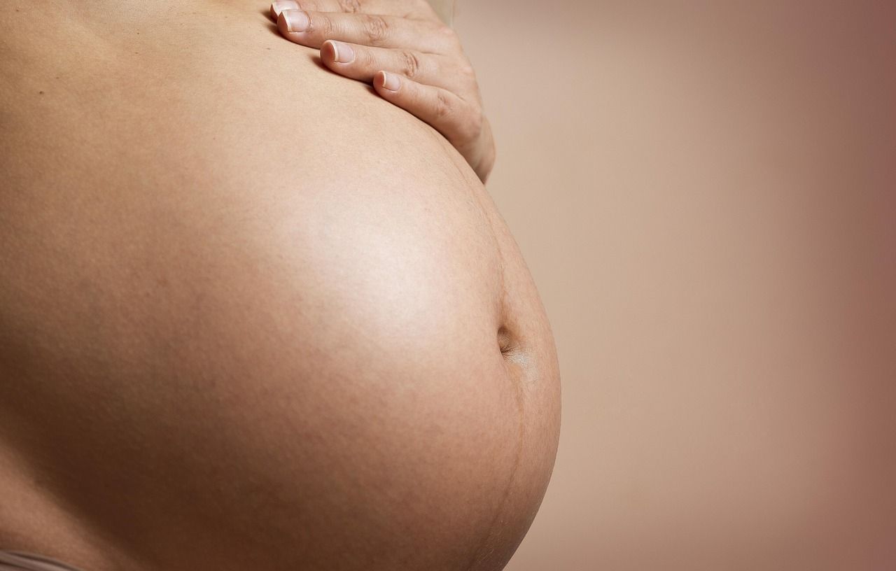 Ruch w ciąży – jakie ćwiczenia są bezpieczne i wspierają zdrowie mamy i dziecka?