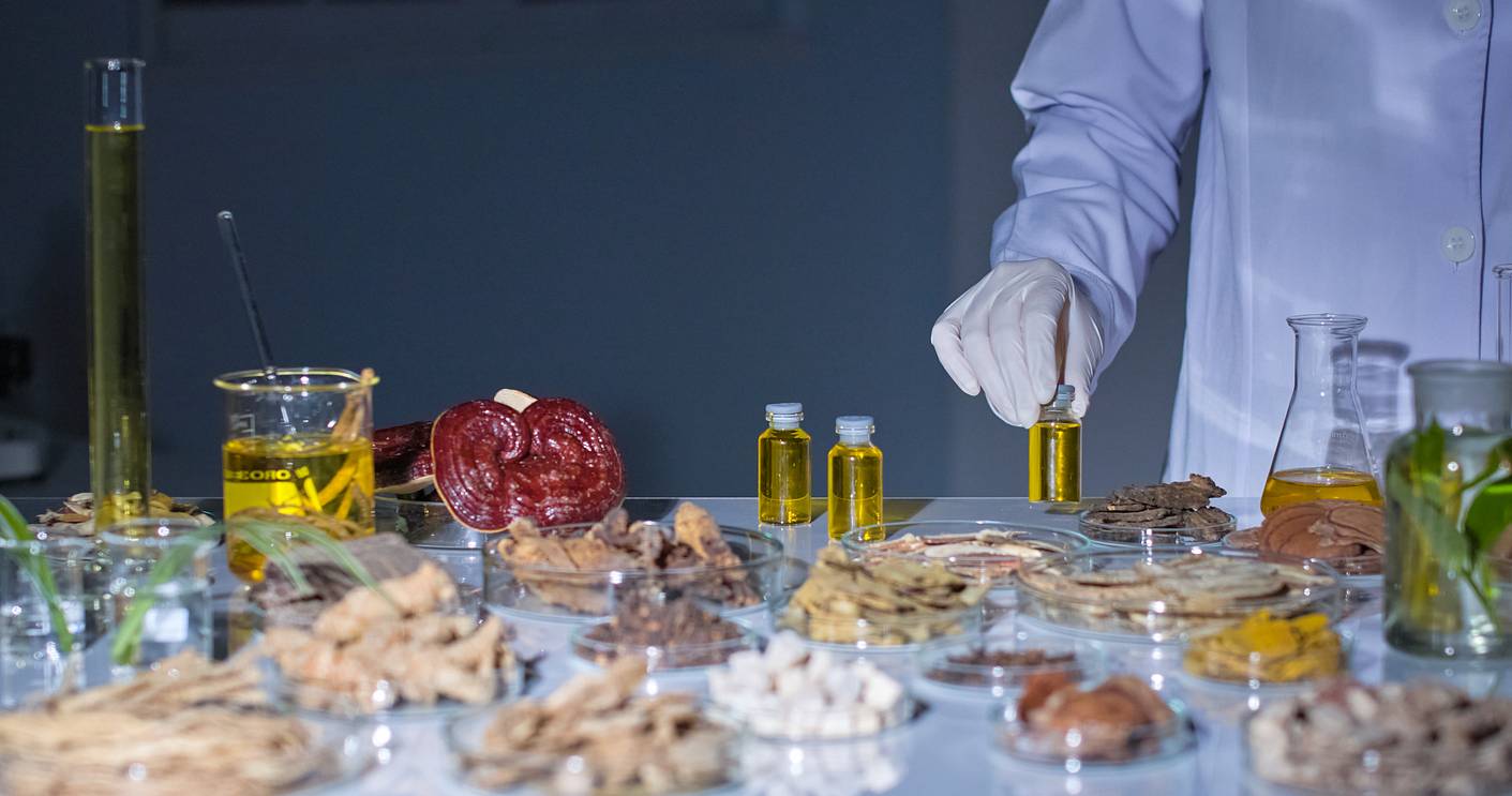 Template photo of Oriental medicine experiment in modern laboratory
