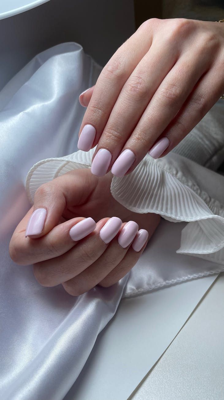 Perfekcyjny manicure w domowym zaciszu – jak osiągnąć efekt salonowy bez wychodzenia z domu
