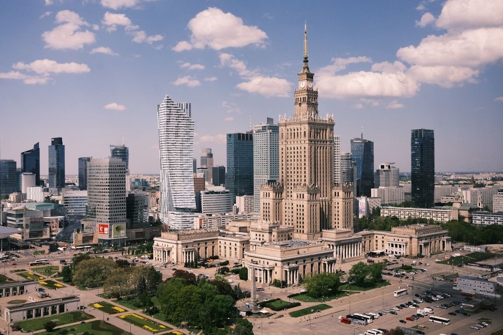 Przeprowadzki Warszawa – jak sprawnie zorganizować transport i uniknąć problemów?