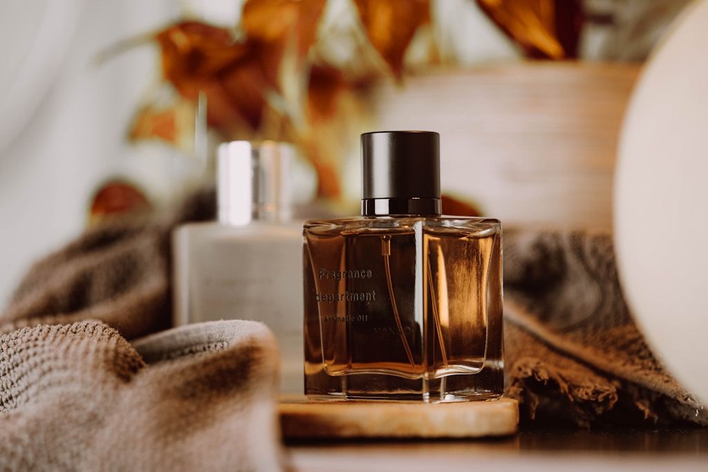 Wakacje w rytmie Orientu: Jak nosić perfumy arabskie w upalne dni i nie przesadzić?